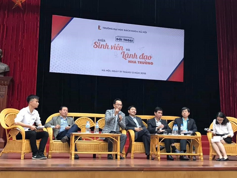 Ban giám hiệu trường ĐH Bách khoa Hà Nội đối thoại với sinh viên
