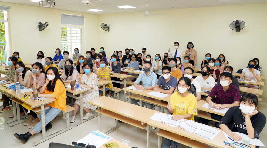 Dịch COVID-19 lan rộng, các trường Đại học lập tức chuyển hướng học online