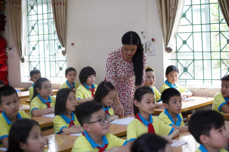 Giáo viên được 'giải thoát' khỏi yêu cầu chứng chỉ tin học, ngoại ngữ