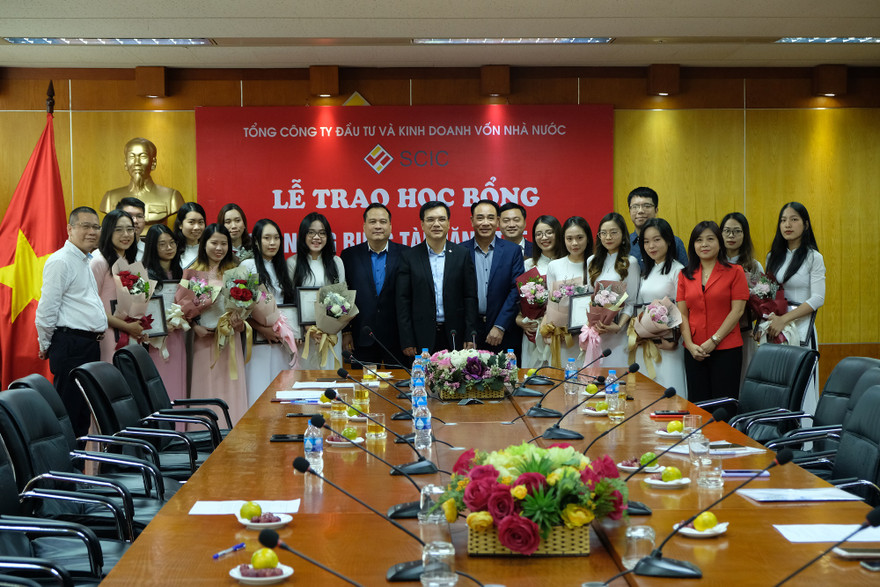 Trao học bổng nâng bước tài năng trẻ năm 2020 cho 22 sinh viên trên toàn quốc