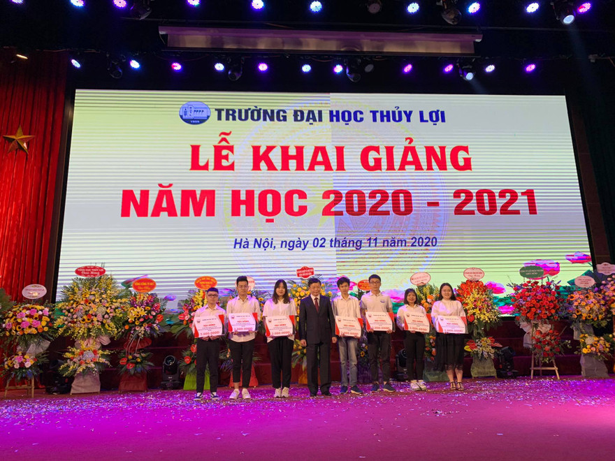 Trao học bổng cho sinh viên lên đến 1 tỷ đồng