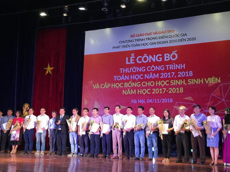 Trao thưởng cho các tác giả có công trình Toán học xuất sắc 2018