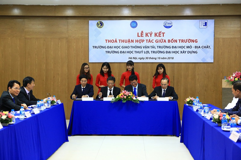 Lãnh đạo 4 trường ĐH ký kết biên bản hợp tác