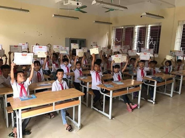 Yêu cầu siết chặt tình trạng 'lạm phát' giấy khen 