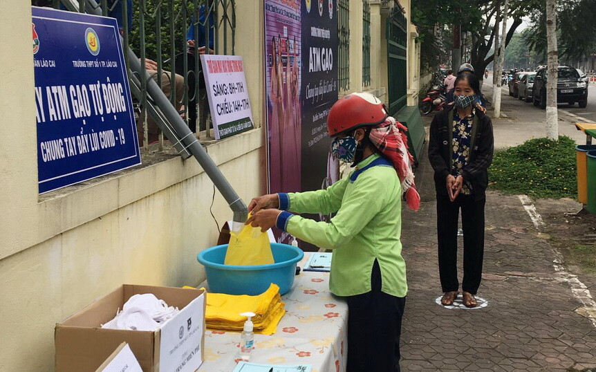 Cây gạo ATM của học sinh phổ thông trong mùa dịch COVID-19