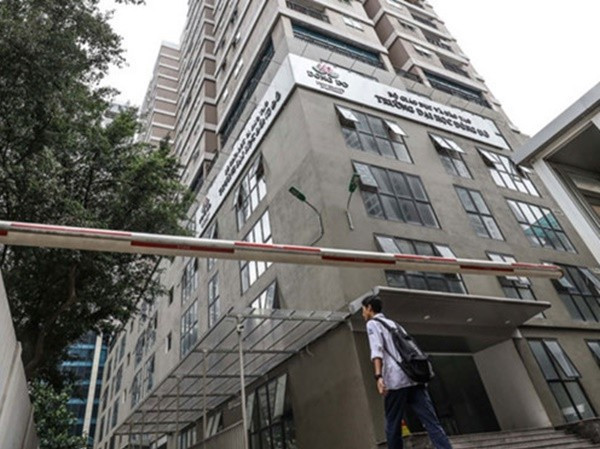 Sử dụng văn bằng 2 của ĐH Đông Đô: Thạc sĩ xin rút không làm nghiên cứu sinh