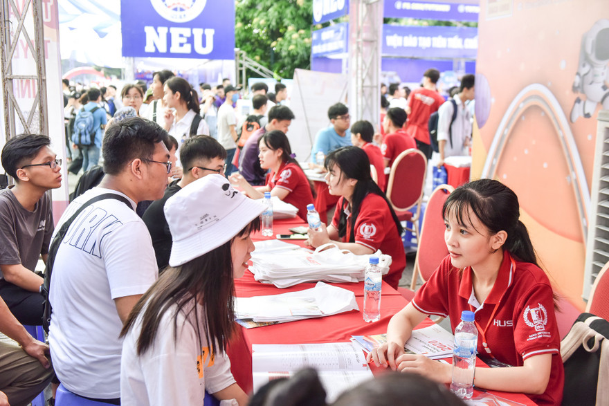 Trường đại học đầu tiên cho sinh viên nghỉ học để phòng chống COVID-19