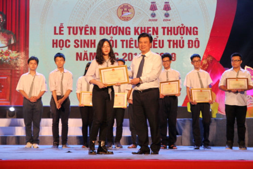 Tuyên dương 1000 học sinh tiêu biểu thủ đô