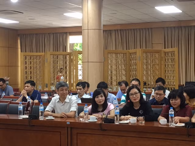 đại diện các trường họp chốt điểm chuẩn tại trường ĐH Bách khoa Hà Nội chiều nay - Nghiêm Huê