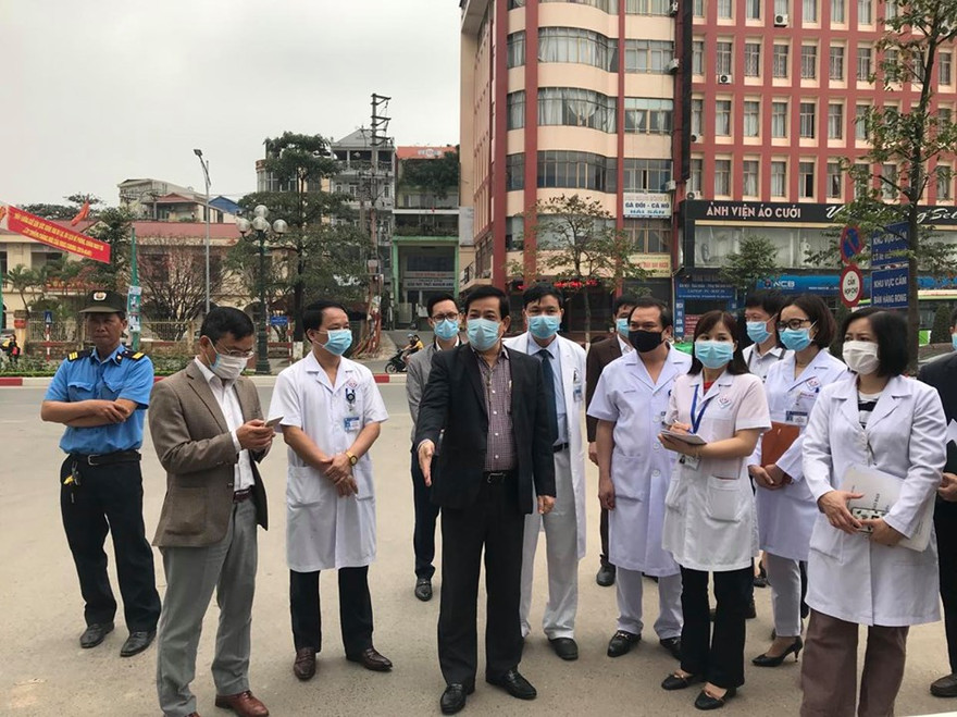 PGS.TS Lương Ngọc Khuê kiểm tra phòng dịch tại Thái Nguyên