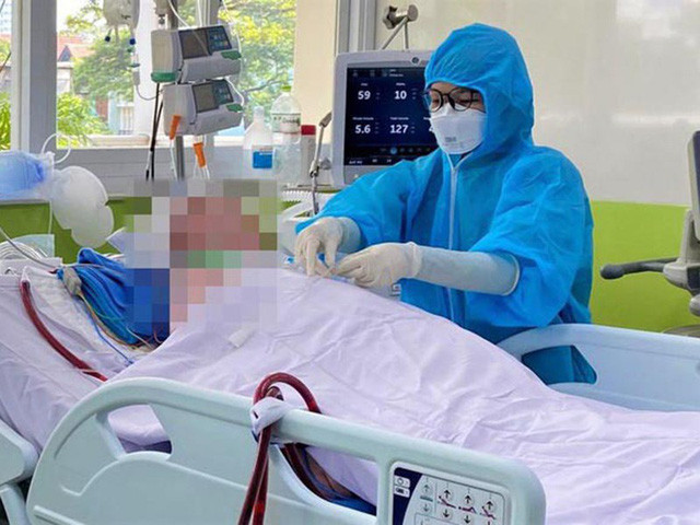 Thứ trưởng Bộ Y tế nói về tình trạng sức khỏe mới nhất của nam phi công người Anh