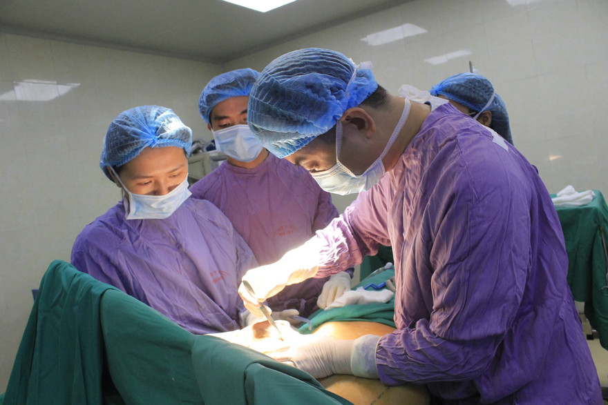 Cắt u vú khổng lồ, căn bệnh dễ bị chẩn đoán nhầm