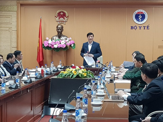 Bộ trưởng Bộ Y tế: 'Tốc độ lây nhiễm COVID-19 nhanh hơn cả tốc độ tiêm vắc-xin'