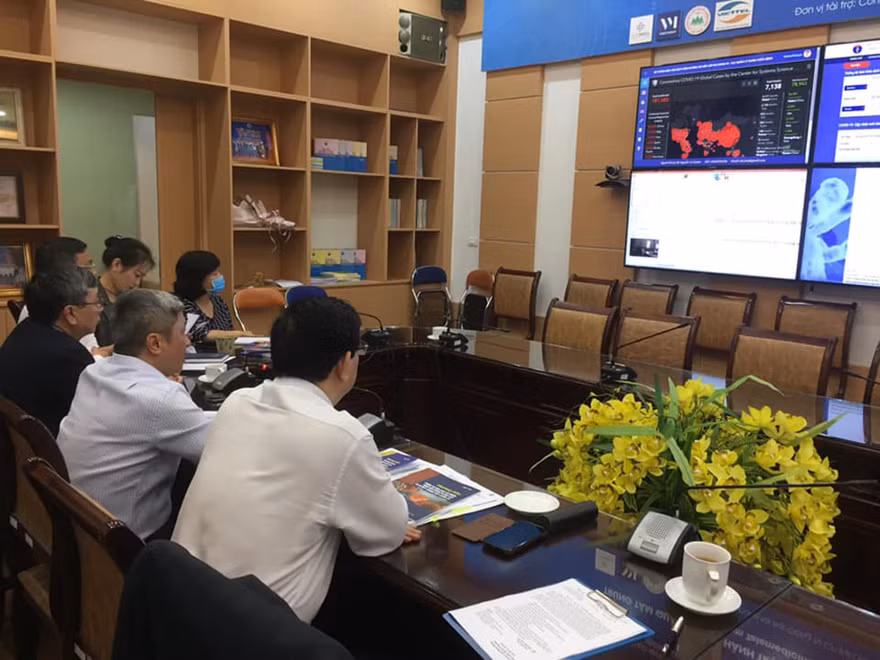 Phổi bệnh nhân phi công tốt hơn, hội đồng chuyên môn đưa ra hướng điều trị mới