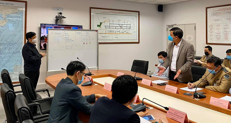 Cuộc họp tìm cách giải tỏa ách tắc tại sân bay