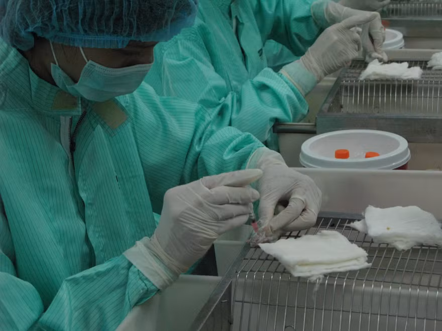 Chuyên gia nói về chủng virus mới khiến COVID-19 lây lan nhanh