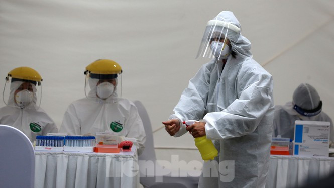 Xét nghiệm tìm virus gây COVID-19 được BHYT thanh toán thế nào?