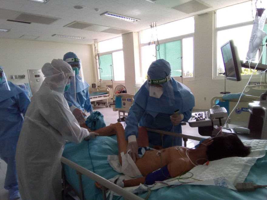 Hội chẩn sức khoẻ 15 ca bệnh COVID-19 nặng