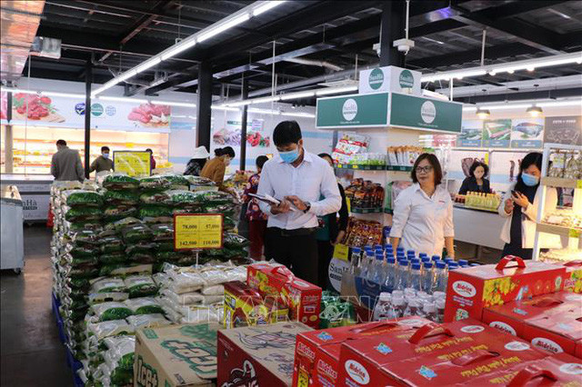 Dịch COVID-19 bùng phát, đi siêu thị, trung tâm thương mại thế nào cho an toàn?