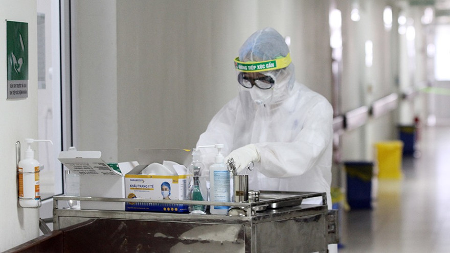 Thêm 5 ca COVID-19 về từ Mỹ và Nga, Việt Nam vượt mốc 400 người mắc bệnh