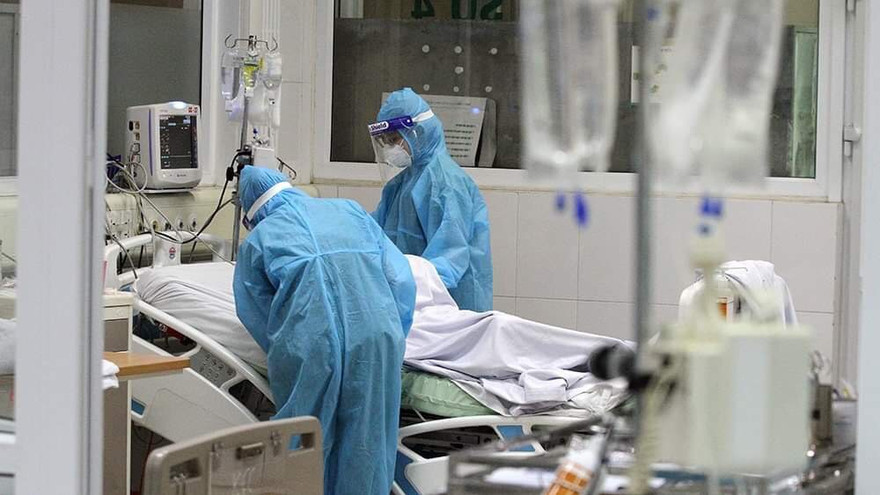 Hai bệnh nhân mắc COVID-19 đang 'rất nguy kịch'