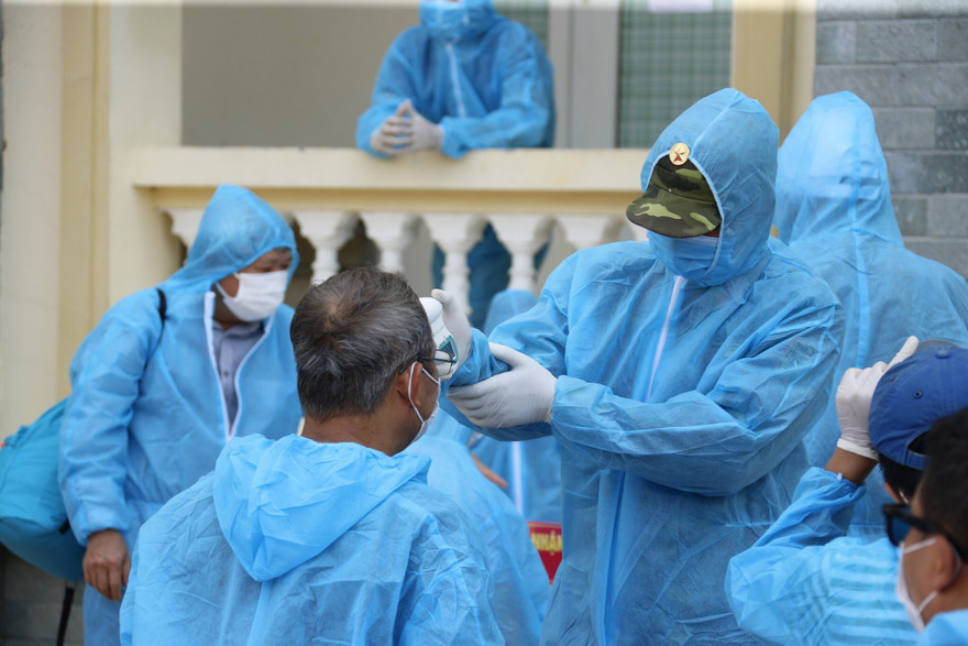 Kỷ luật thêm 2 cán bộ liên quan vụ 'thả nhầm' ca dương tính SARS-CoV-2 