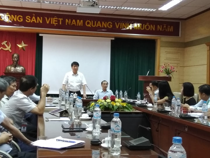 Thứ trưởng Bộ Y tế Trương Quốc Cường (đứng) tại buổi Thanh tra Chính phủ công bố kết luận sáng 20/9