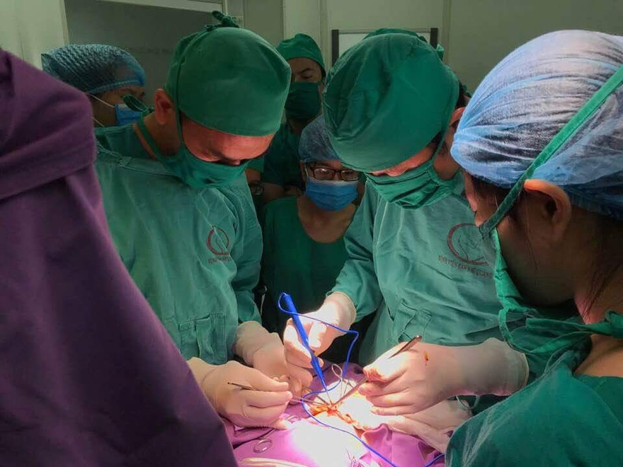 Kỳ tích: Đưa nội tạng vào lại ổ bụng cho trẻ sơ sinh