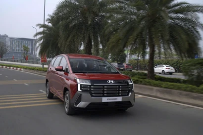 Hyundai Stargazer bản mới lộ ảnh lăn bánh ở Việt Nam