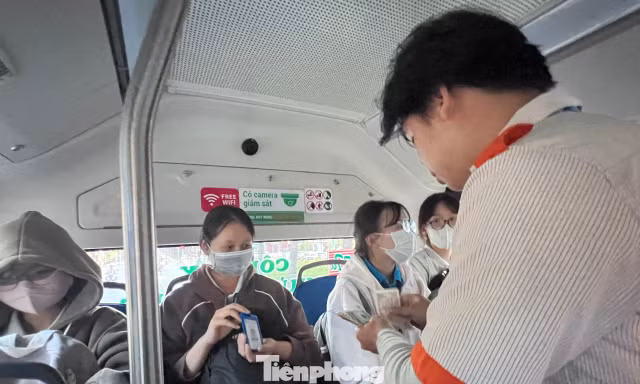 Xe buýt '0 đồng', người dân TPHCM mong đợi