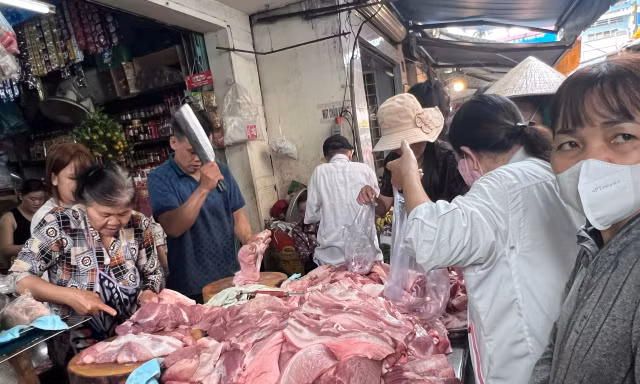 Thịt heo tăng giá chóng mặt