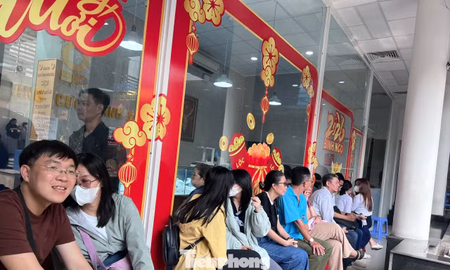 Sôi sục vì vàng trước nghỉ lễ 