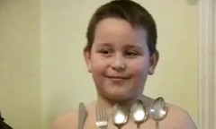 'Cậu bé nam châm' có khả năng... ngắt điện