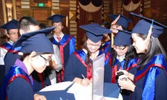 Cứ thất nghiệp là đi làm… thạc sĩ