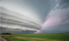 Đất trời nổi giận cũng đẹp mê hồn