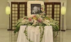 Linh cữu ông Lý Quang Diệu được đưa về đến dinh Istana. Ảnh Straits Times