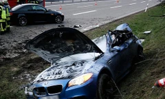 BMW M5 tan tành sau tai nạn