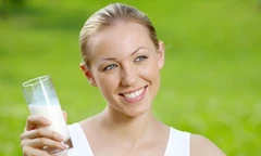 Bổ sung canxi hàng ngày giúp kéo dài tuổi thọ ở phụ nữ