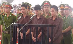 Phiên tòa phúc thẩm theo đơn kháng cáo của 2 bị cáo Dương và Tiến dự kiến vào ngày 12,13/5 đã tạm hoãn.