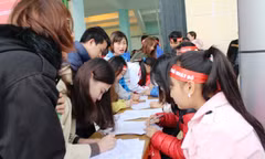 Hàng nghìn sinh viên, giáo viên Thanh Hóa hưởng ứng Chủ Nhật Đỏ