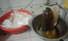 Đột kích cơ sở sản xuất bò viên bằng... thịt heo, hương liệu