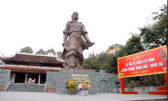 Các di tích Hà Nội 'cửa đóng then cài' trong ngày đầu thực hiện chỉ thị của thành phố