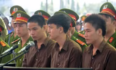 Các bị cáo tại phiên toà sơ thẩm. Ảnh: VietNamNet.