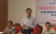 Bộ trưởng Bộ GD-ĐT Phạm Vũ Luận giải trình về đổi mới thi tốt nghiệp THPT và tuyển sinh ĐH, CĐ sáng 23/9. Ảnh: VietNamNet.