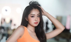 Cô gái có vòng eo 54 cm: 'Tôi hài lòng với Top 10 Hoa hậu Việt Nam'