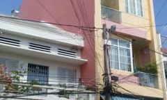 Nhà của ông Chủ tịch tỉnh An Giang Vương Bình Thạnh sát nhà ông Huỳnh Nguyễn Huy Phúc - người được cho là nói xấu ông chủ tịch Thạnh.