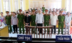'Quan' đánh cờ tiền tỉ lại khóc nức nở xin giảm án