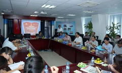 Các nhà báo tham dự hội nghị đóng góp ý kiến vào Dự thảo Văn kiện Đại hội Đảng toàn quốc lần thứ XII ngày 30/9. Ảnh: Ngọc Thắng.