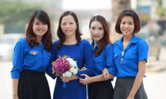 Lương Huyền My (bìa phải).