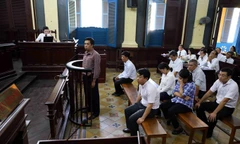 Phiên tòa xét xử vụ VN Pharma. Ảnh: Hữu Khoa.